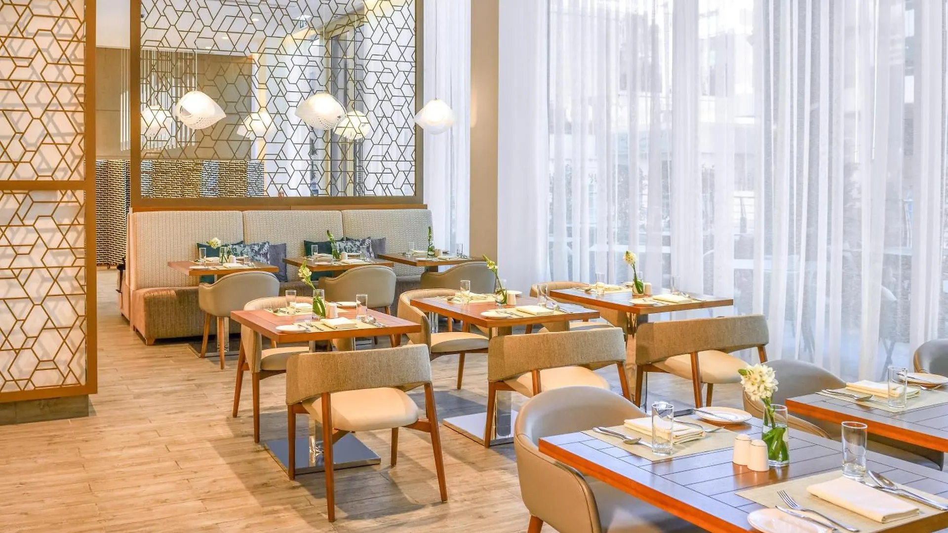 Grand Mercure Dubai City Hotel