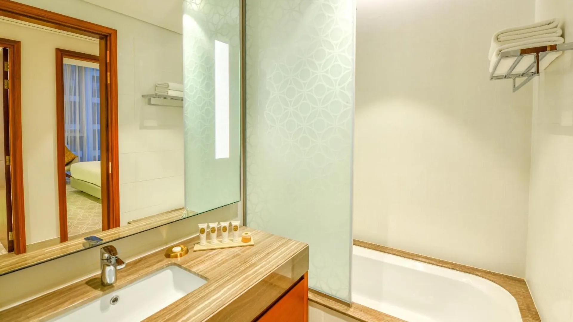 Hotel Grand Mercure Dubai City